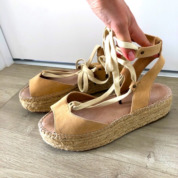 ❤️ CLEARANCE ❤️ Leather espadrilles by Kurt Geiger - Picture 2 of 4
